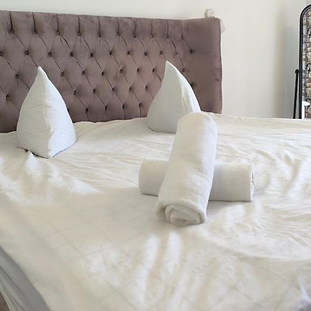 Комната С Двухместной Кроватью В Квартире С Общим Душем И Кухней, Double Room In A Guest Apartment, Camera La Cheie In Apartament Cu Dus Si Bucatarie Comuna Chisinau Exterior photo