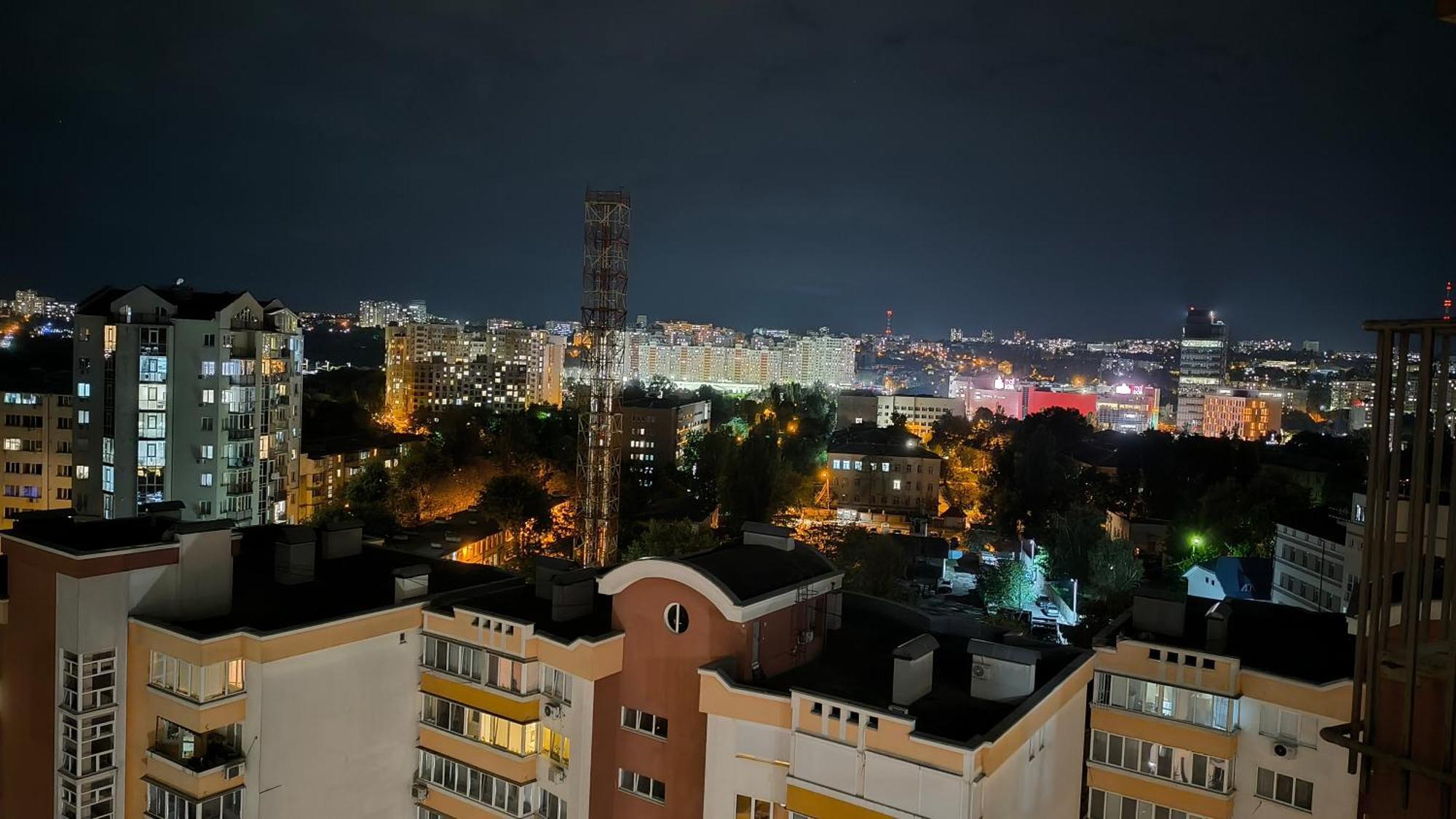 Комната С Двухместной Кроватью В Квартире С Общим Душем И Кухней, Double Room In A Guest Apartment, Camera La Cheie In Apartament Cu Dus Si Bucatarie Comuna Chisinau Exterior photo