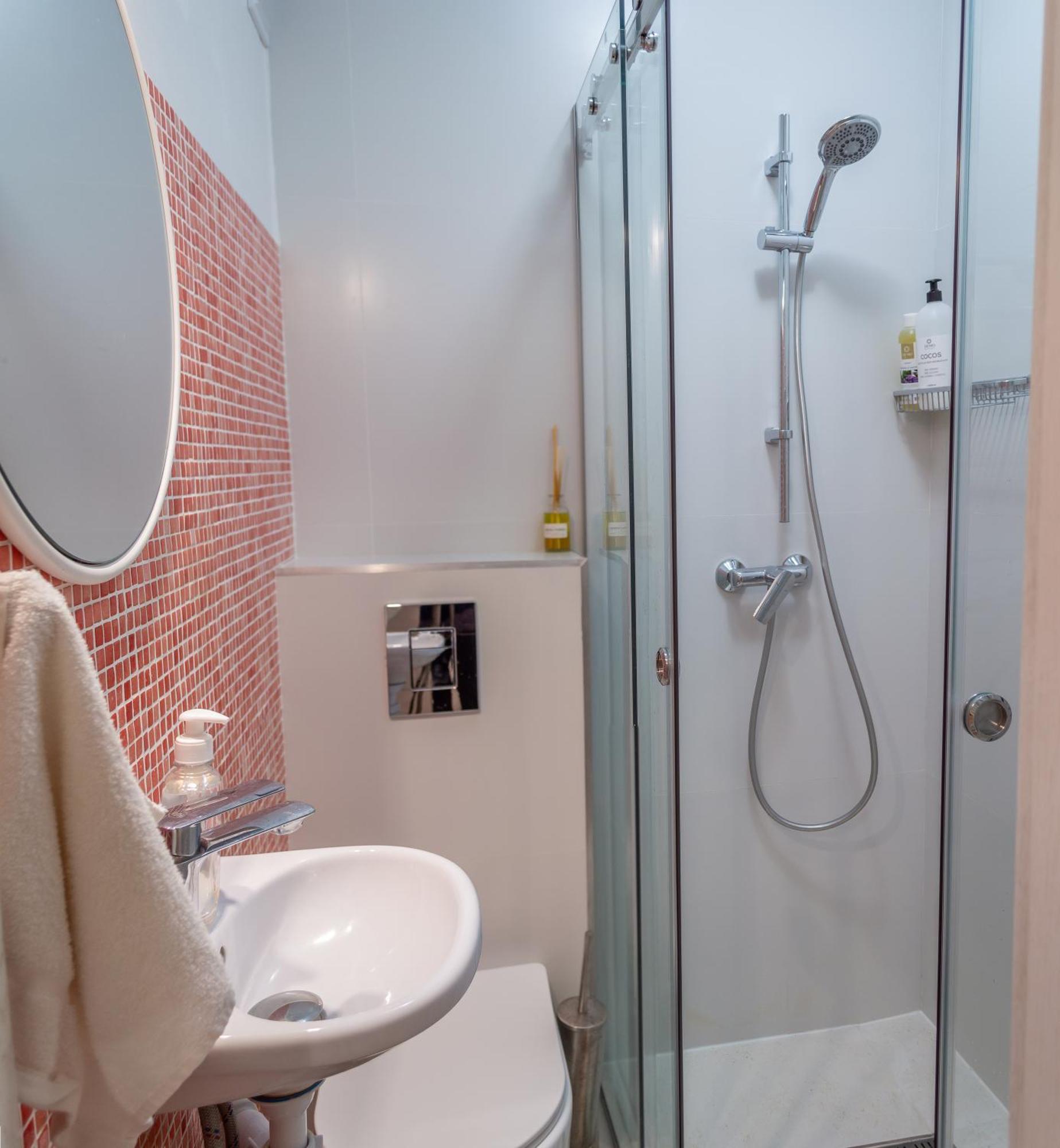 Комната С Двухместной Кроватью В Квартире С Общим Душем И Кухней, Double Room In A Guest Apartment, Camera La Cheie In Apartament Cu Dus Si Bucatarie Comuna Chisinau Exterior photo